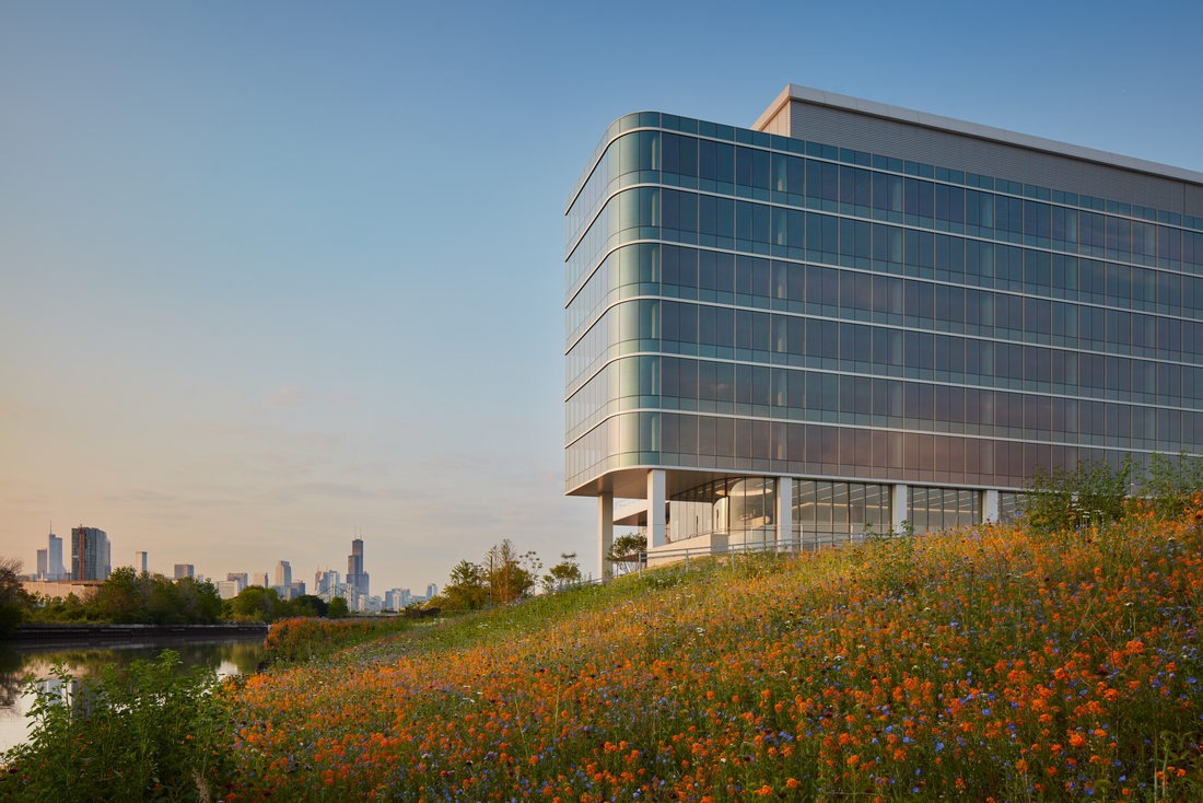 The exterior of 1229 W. Concord Place, a 285,000-square-foot facility developed on Chicago’s riverfront. The facility is a component of the Lincoln Yards master plan, a 50-acre project that includes creative office, retail and recreational space, in addition to 6,000 planned residential units. Photo by Kendall McCaugherty, Hall+Merrick Photographers