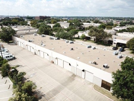 The commercial spaces at DFW Corporate Park have been recently updated with modern fixtures and upgraded materials. Image courtesy of Gantry