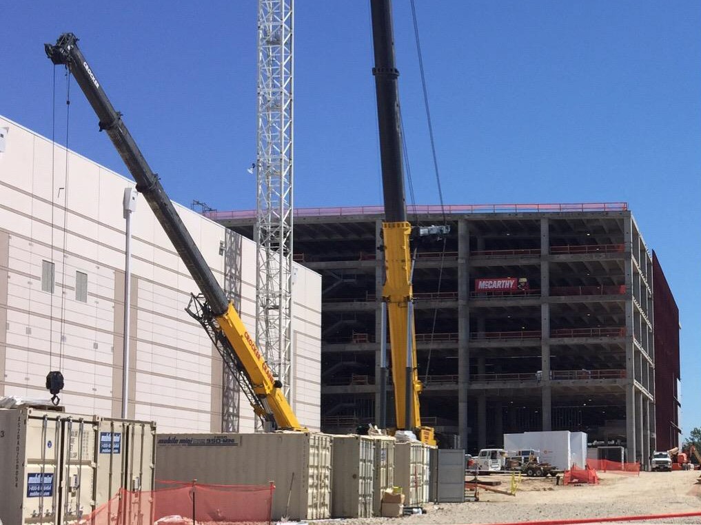 The topping off of the Wings building in Dallas