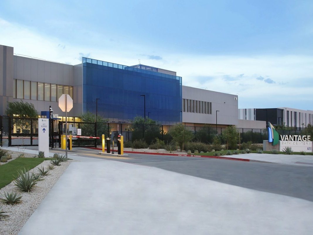 Vantage's AZ11 data center in Phoenix.