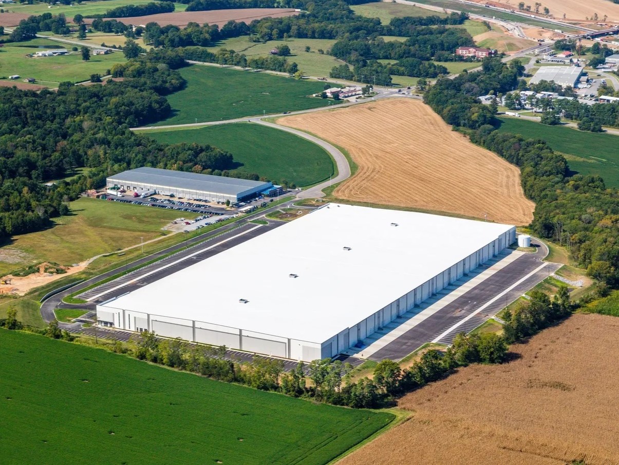 Aerial view of the warehouse at 1500 Shoals Way in Portland, Tenn.