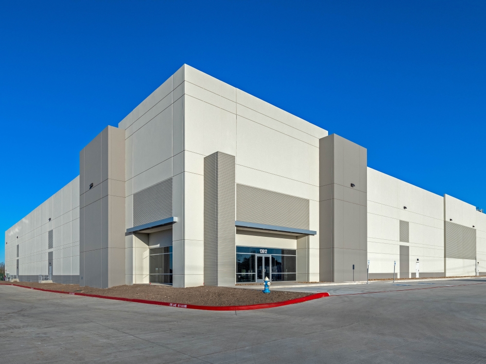 Exterior shot of Vault Distribution Center in Houston.