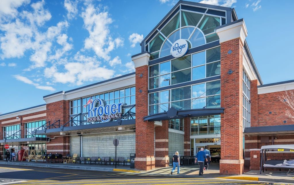 Exterior view of brick-clad Kroger store at Presidential Commons, San Antonio. Image courtesy of Sterling Organization