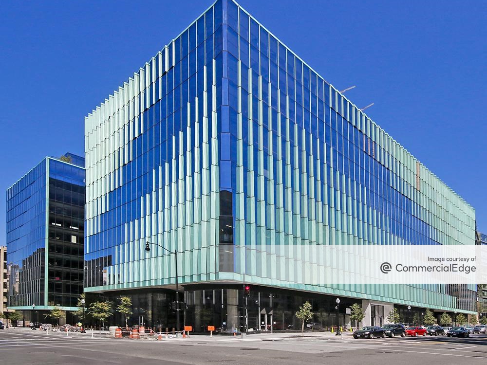 Exterior shot of Midtown Center, a trophy office property in Washington, D.C.