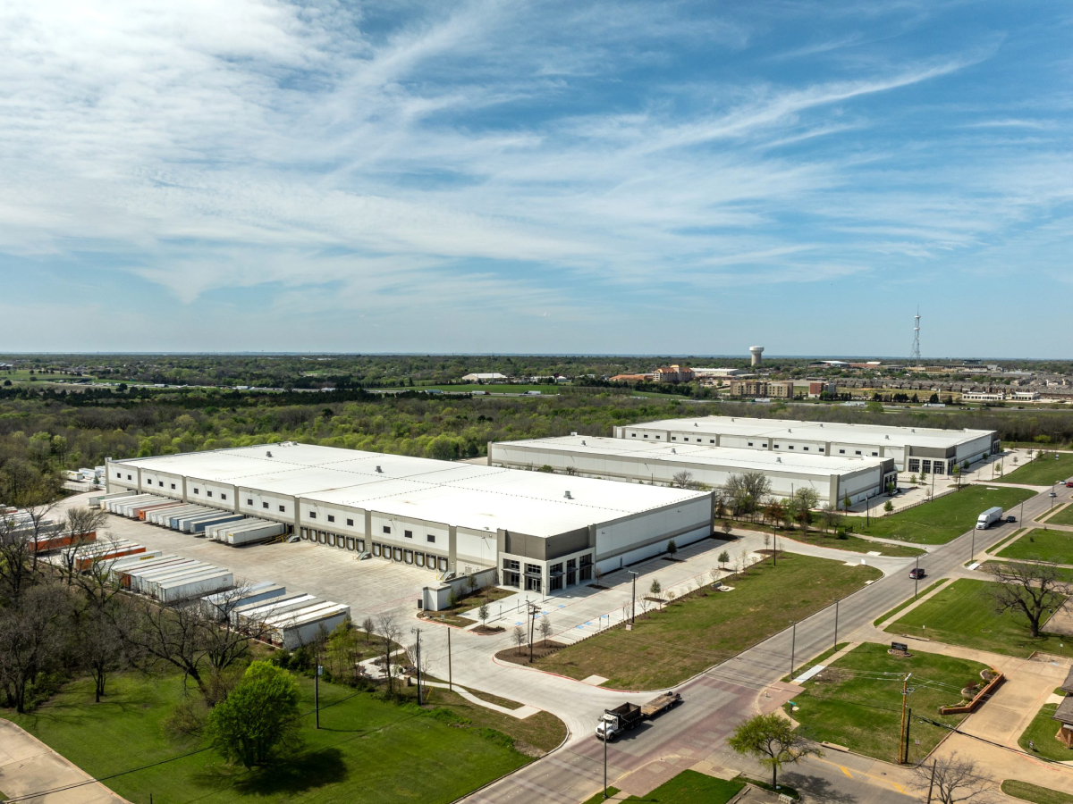 Aerial shot of Bixby's three-building industrial portfolio acquisition in Mesquite, Texas.