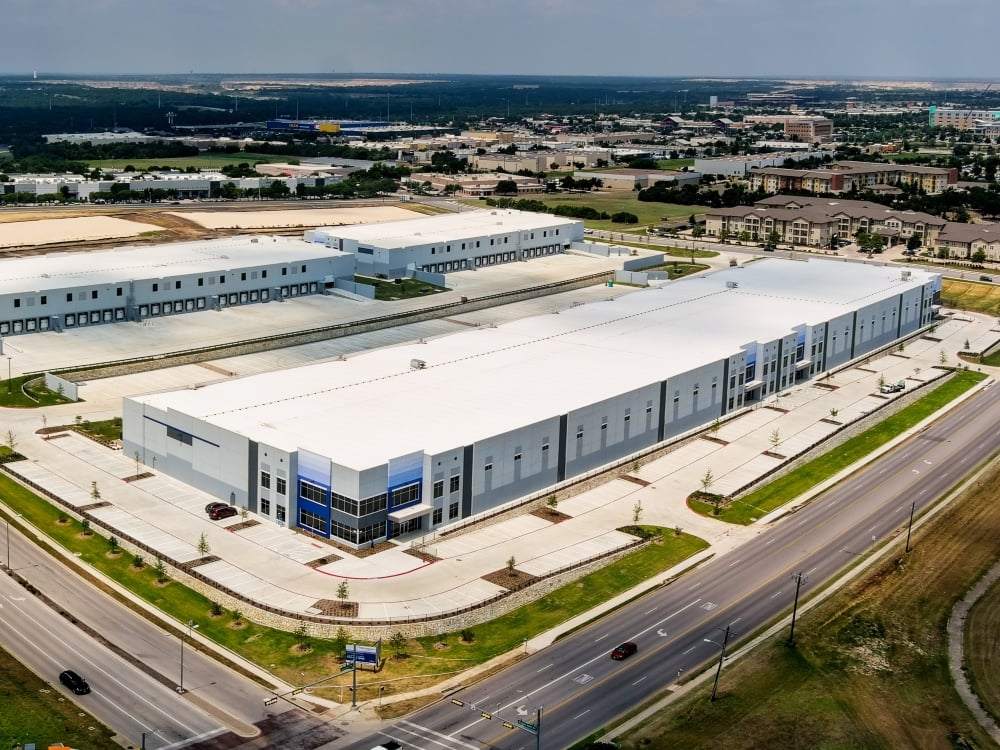 Exterior shot of Sunrise Commercial Center in Round Rock, Texas.