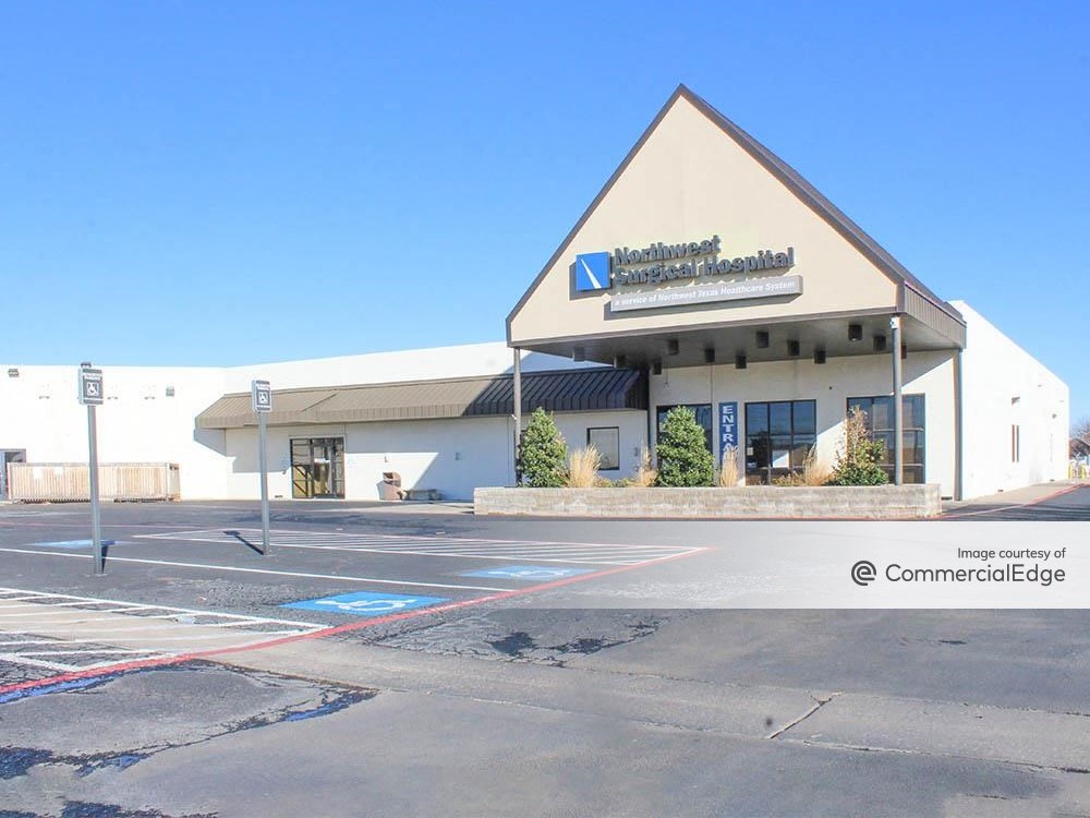 Exterior shot of 3501 MedCenter in Amarillo, Texas.