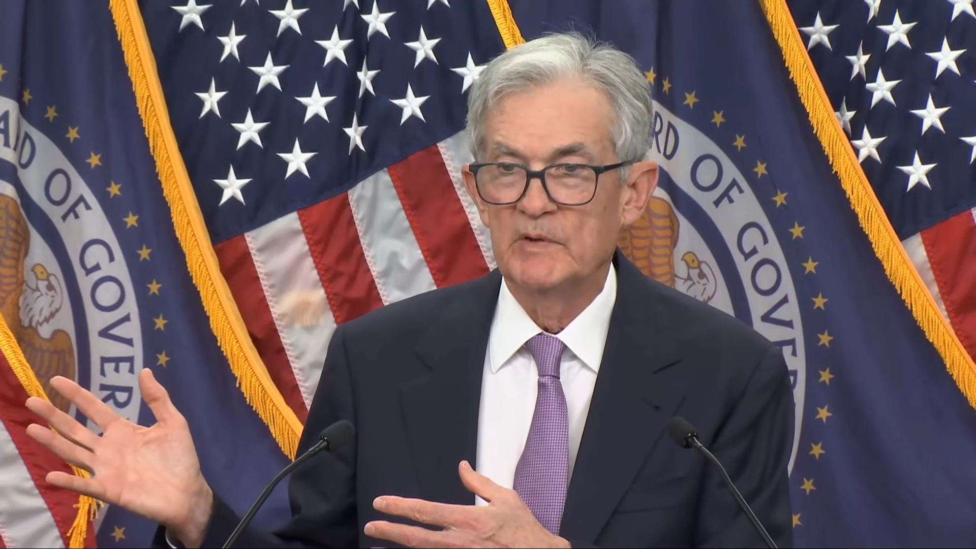 Jerome Powell speaks at the November press conference