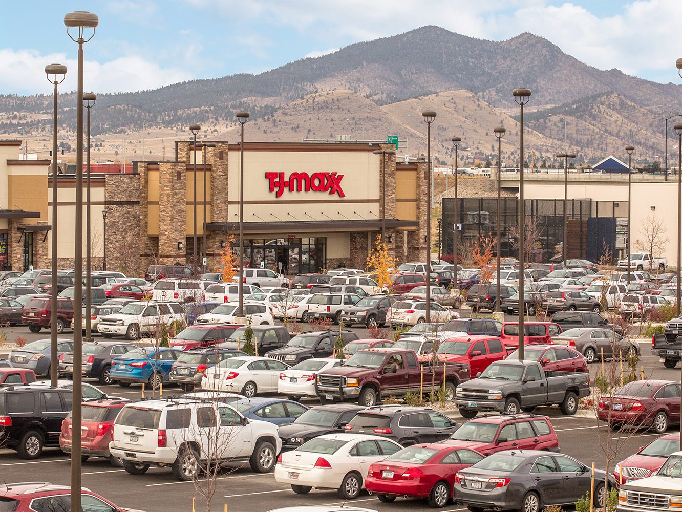 Exterior shot of Skyway Regional Shopping Center