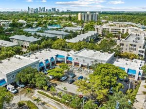 The Shoppes of Wilton Manors retail center in Wilton Manors, Fla.