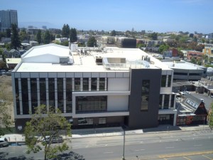 Exterior shot of Broadway Medical Plaza in Oakland, Calif.