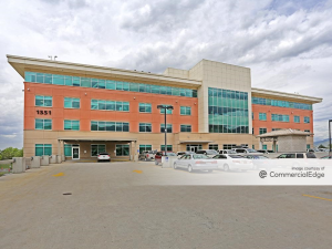 Exterior shot of Renaissance Medical Center in Bountiful, Utah.