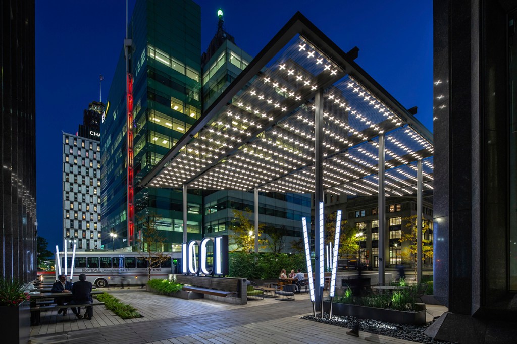 The redesigned plaza at 1001 Woodward, a downtown Detroit office tower, offers a pedestrian- and transportation-friendly space, creating a more welcoming experience for passersby. Photo courtesy of SmithGroup