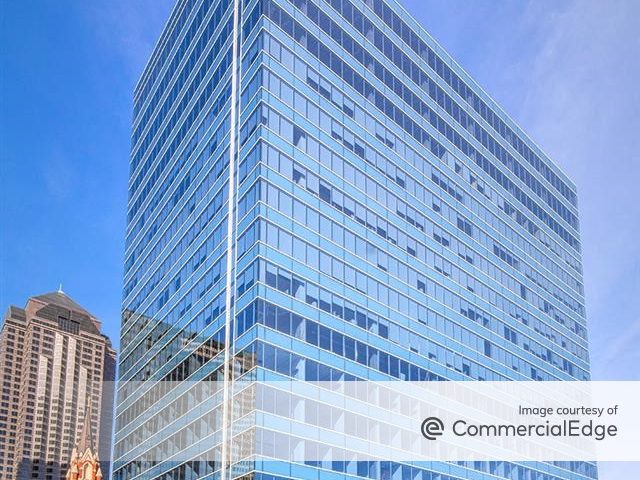 Exterior shot of KPMG Plaza, a 500,000-square-foot, 18-story office building in Dallas.