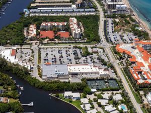 Plaza Del Mar in Palm Beach, Florida