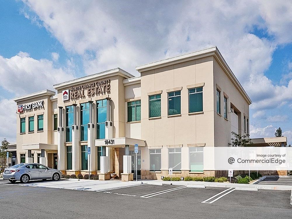 Exterior shot of Yorba Linda Town Center, a 125,000-square-foot retail center in Yorba Linda, Calif.